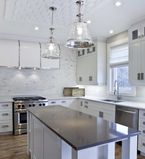 Kitchen with white moulding on the ceiling